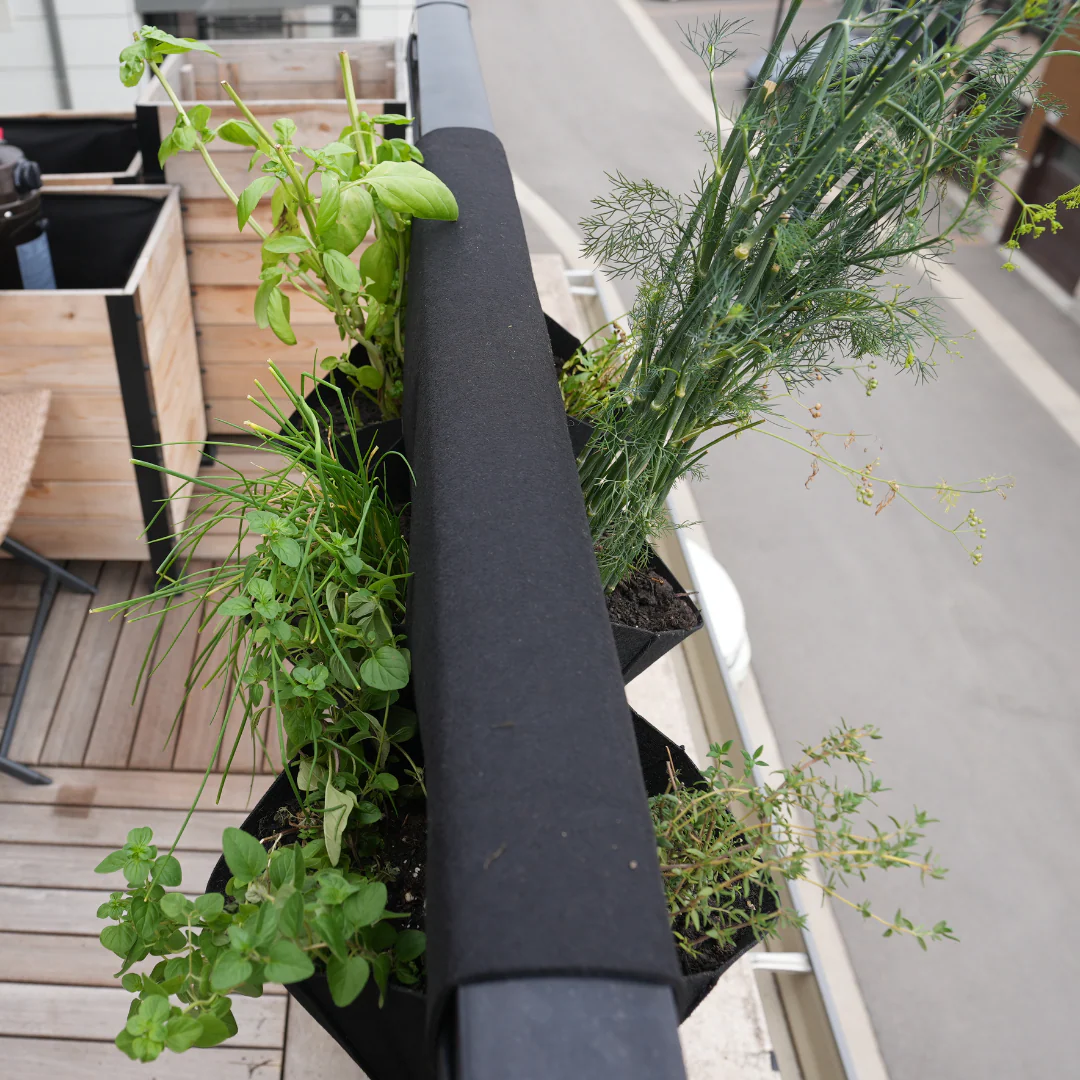 Railing Garden Pouches - Image 3