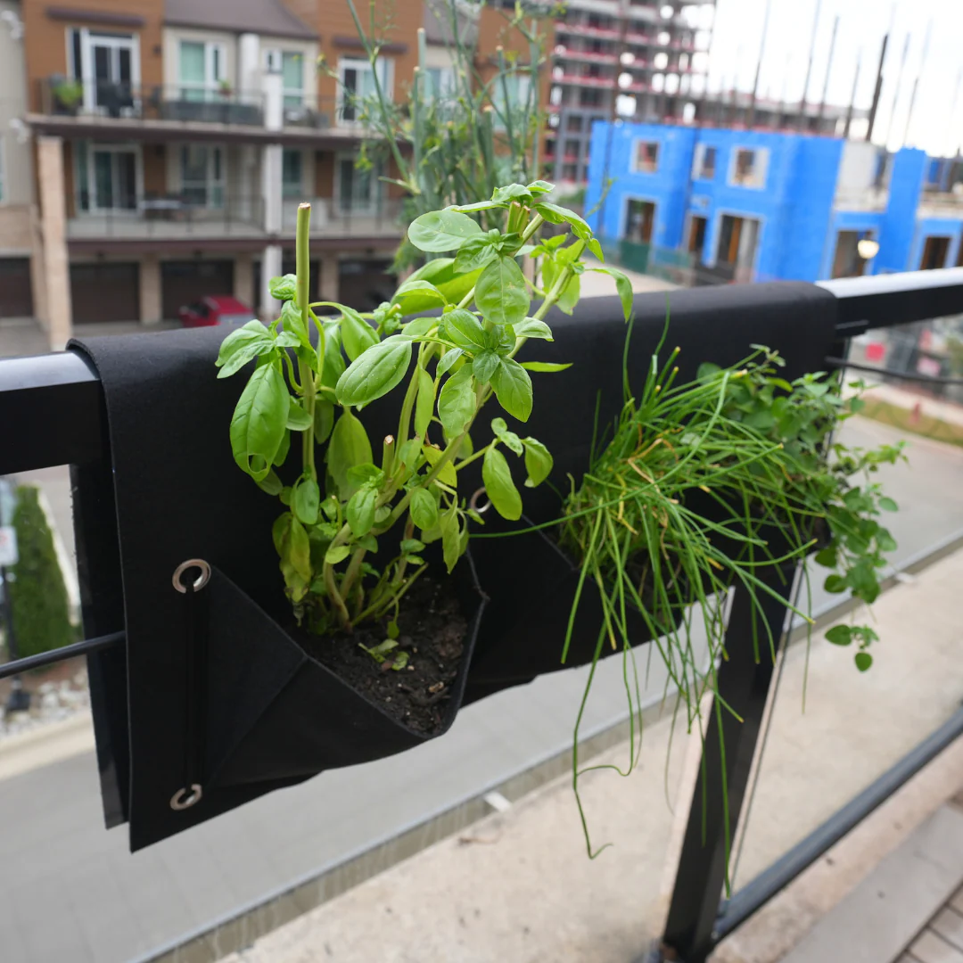 Railing Garden Pouches - Image 4